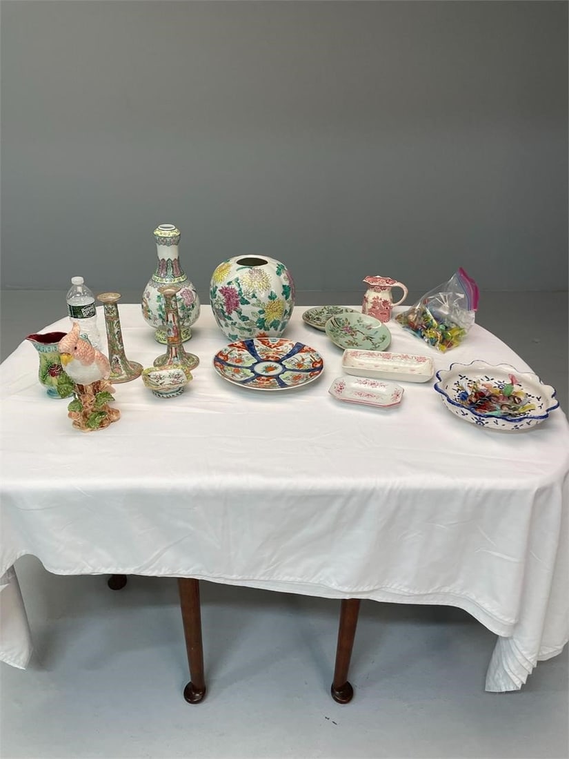 LOT OF MISCELLANEOUS CERAMIC