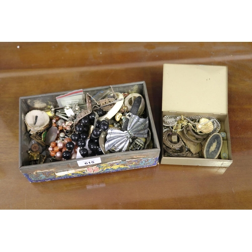 Lot of mixed costume jewellery