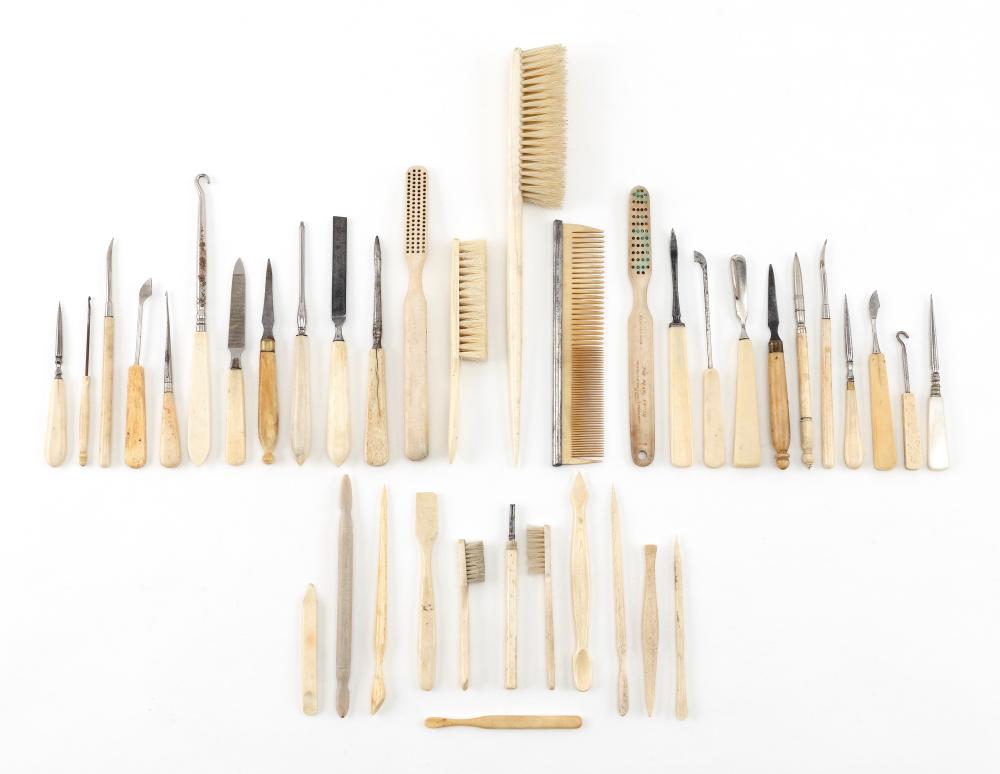 LOT OF MOSTLY BONE ITEMS MOSTLY