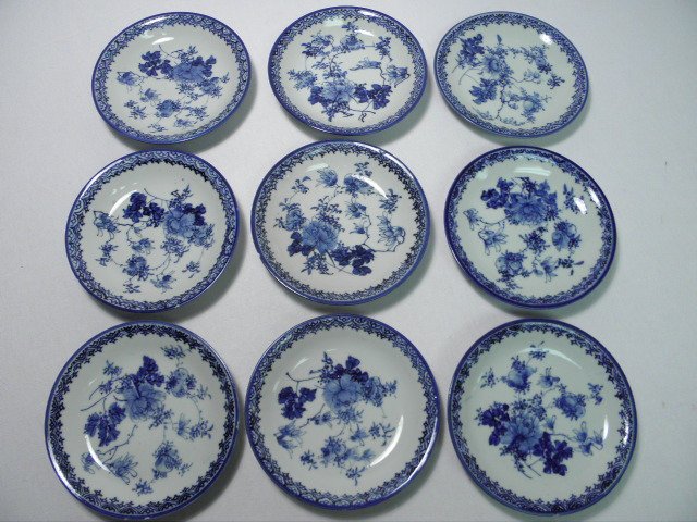 Lot of nine Chinese blue and
