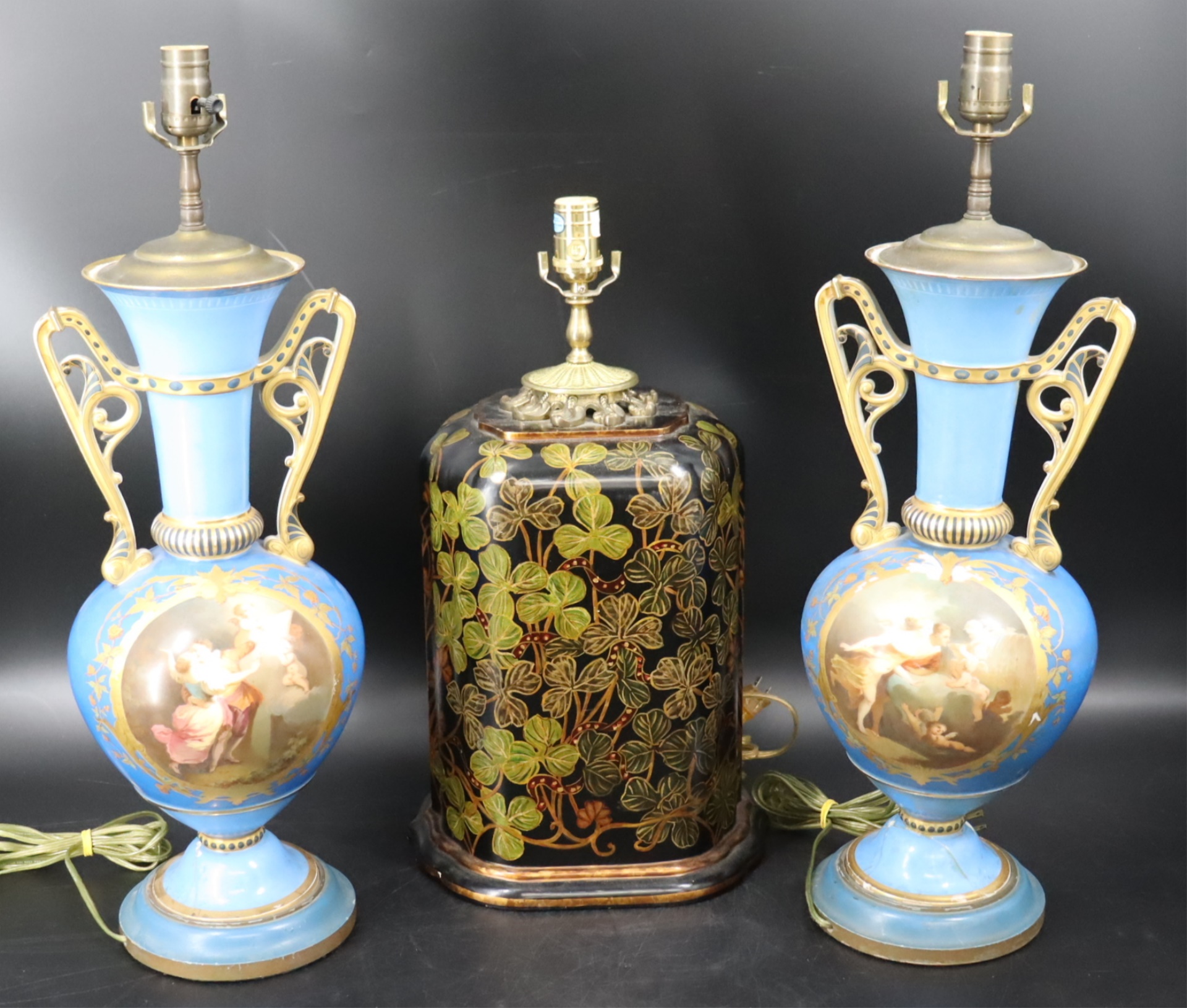 LOT OF PORCELAIN LAMPS TOGETHER