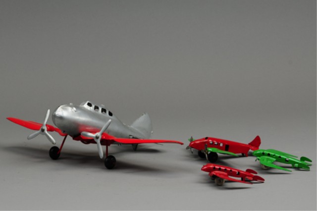 LOT OF PRESSED STEEL AIRPLANES