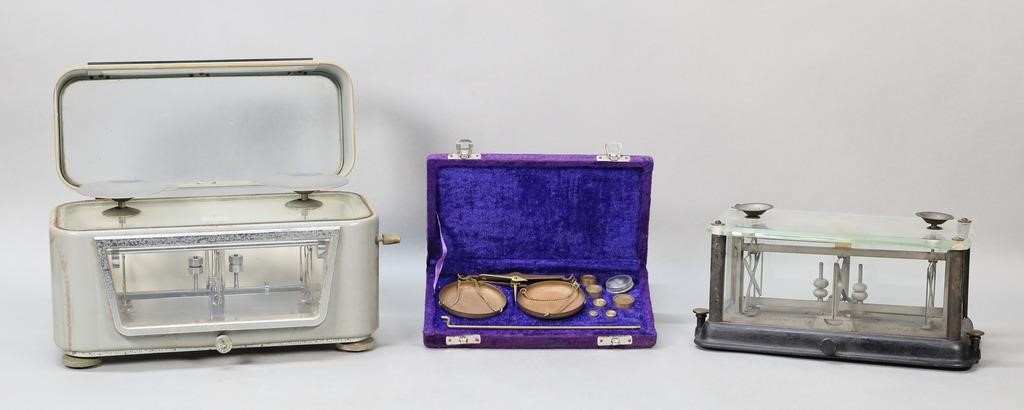 LOT OF SCALES & WEIGHTSLot of