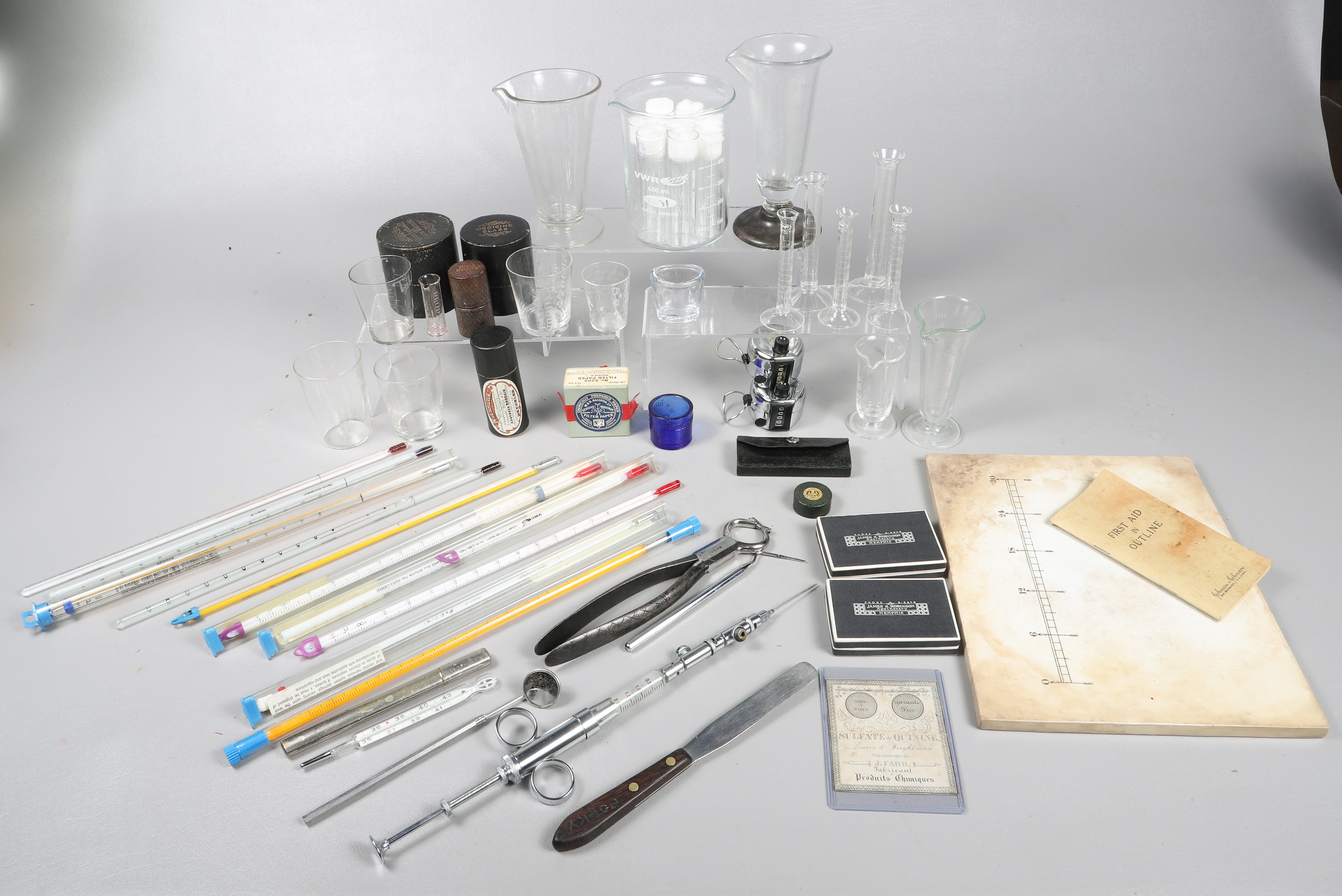 Lot of scientific items,