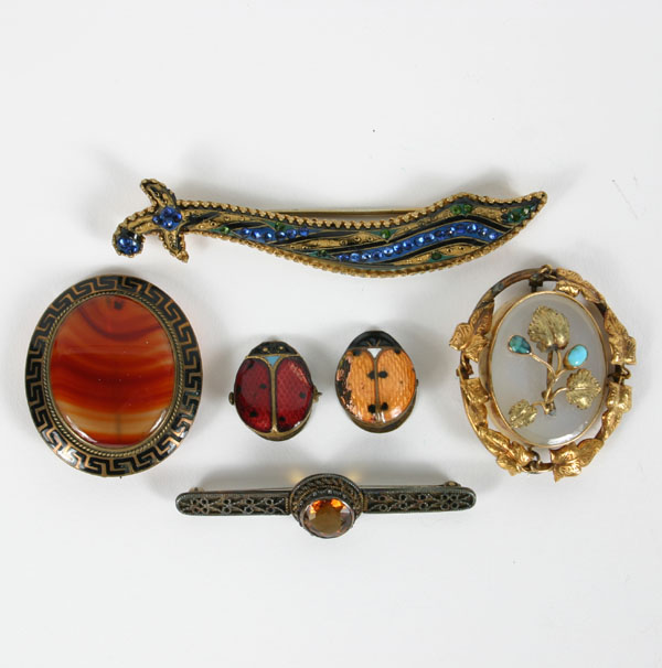 Lot of six pieces Victorian/Art