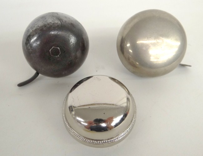 Lot of three bells (2 high