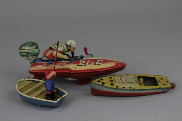 LOT OF THREE BOAT TOYS Lithographed