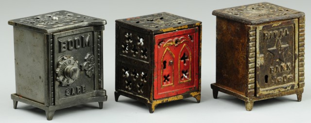 LOT OF THREE SMALL SAFE STILL BANKS