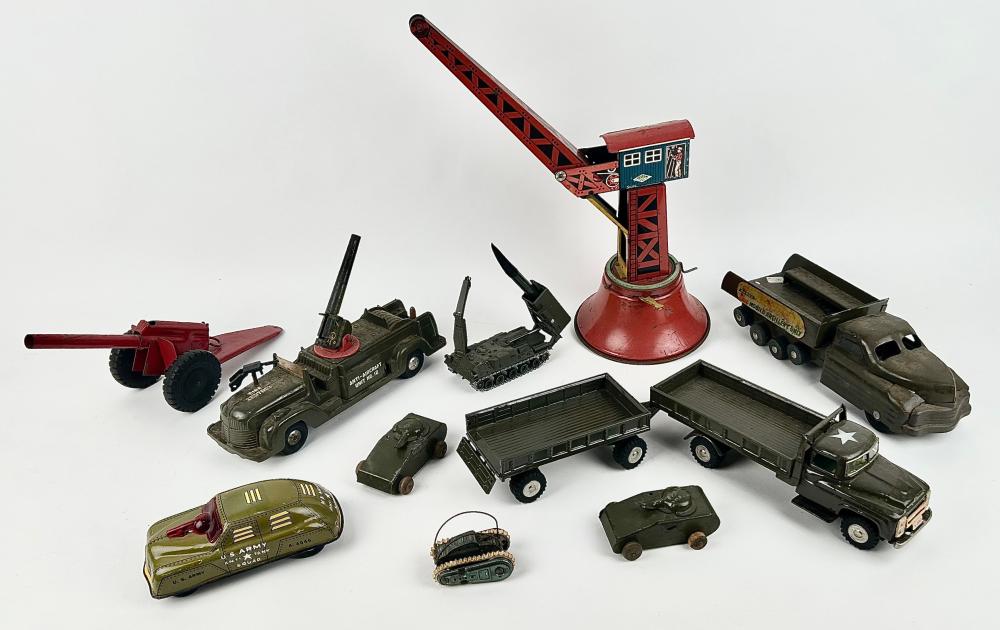 LOT OF TIN TOYS, MOSTLY MILITARY