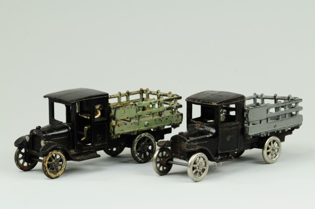 LOT OF TWO ARCADE CHEVY STAKE