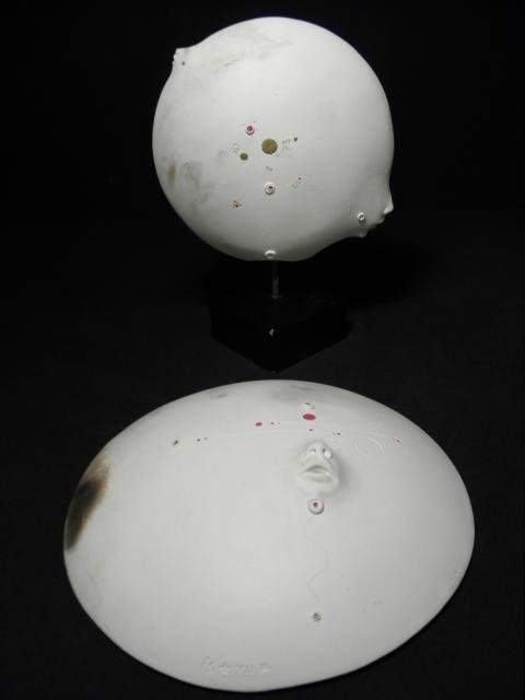 Lot of two contemporary ceramic