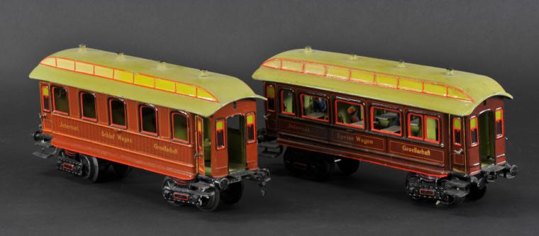 LOT OF TWO MARKLIN PASSENGER