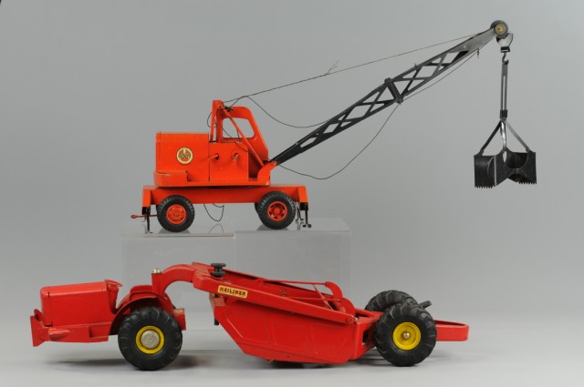 LOT OF TWO MODEL CONSTRUCTION