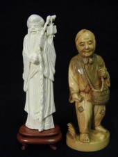 Lot of two Oriental carved ivo
