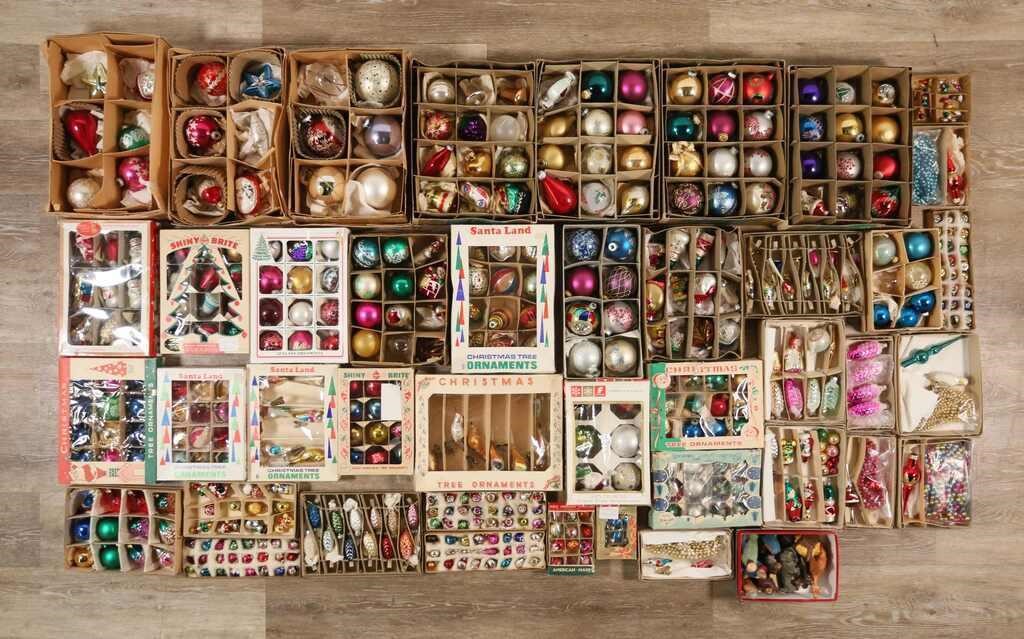 LOT OF VINTAGE CHRISTMAS