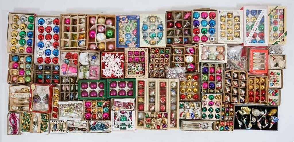 LOT OF VINTAGE CHRISTMAS