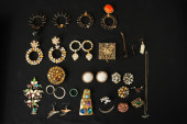 LOT OF VINTAGE COSTUME JEWELRY