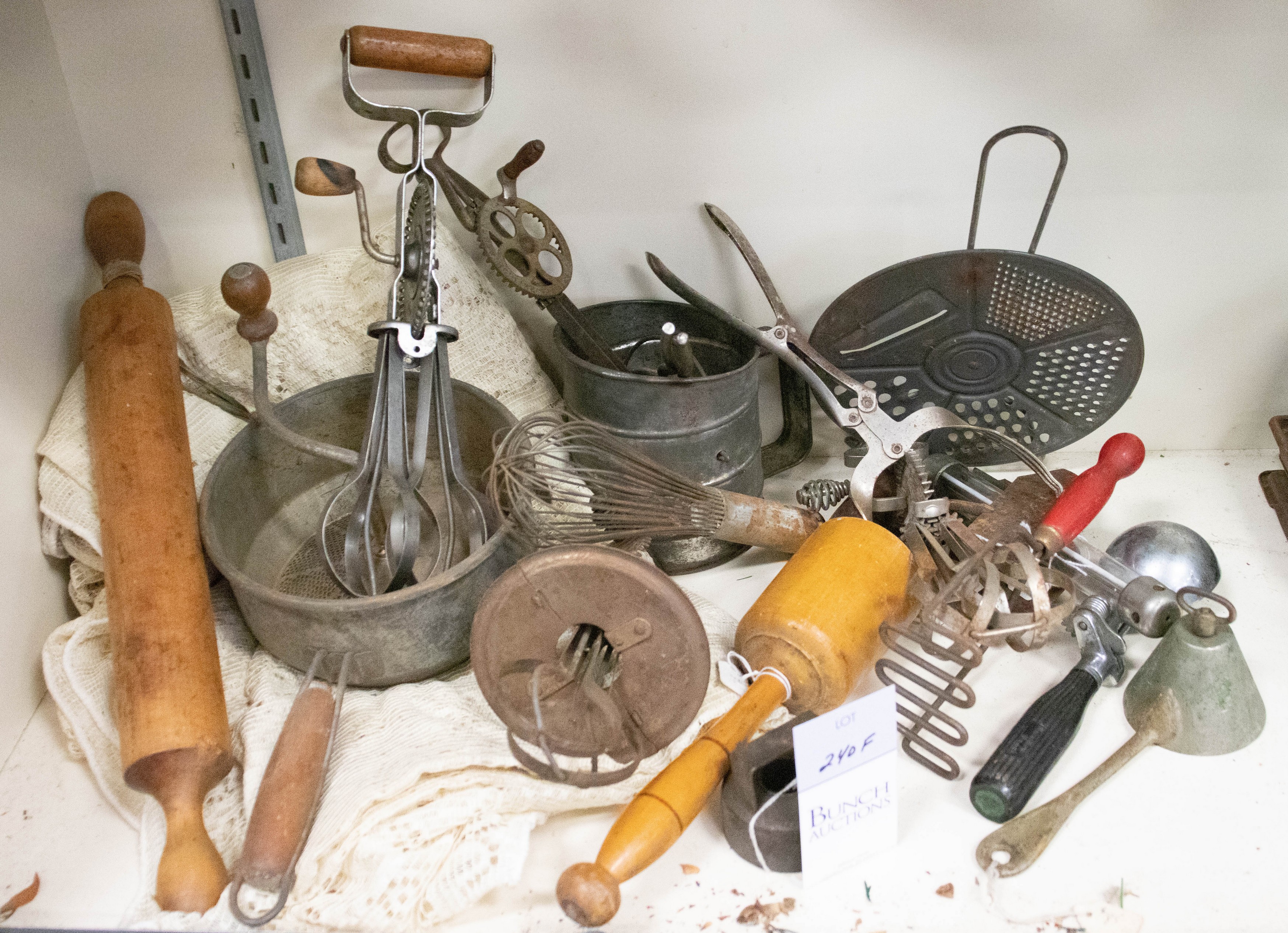 Lot of vintage kitchen items,