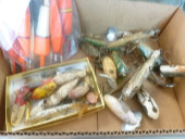LOT OF VINTAGE LURES AND FLOAT