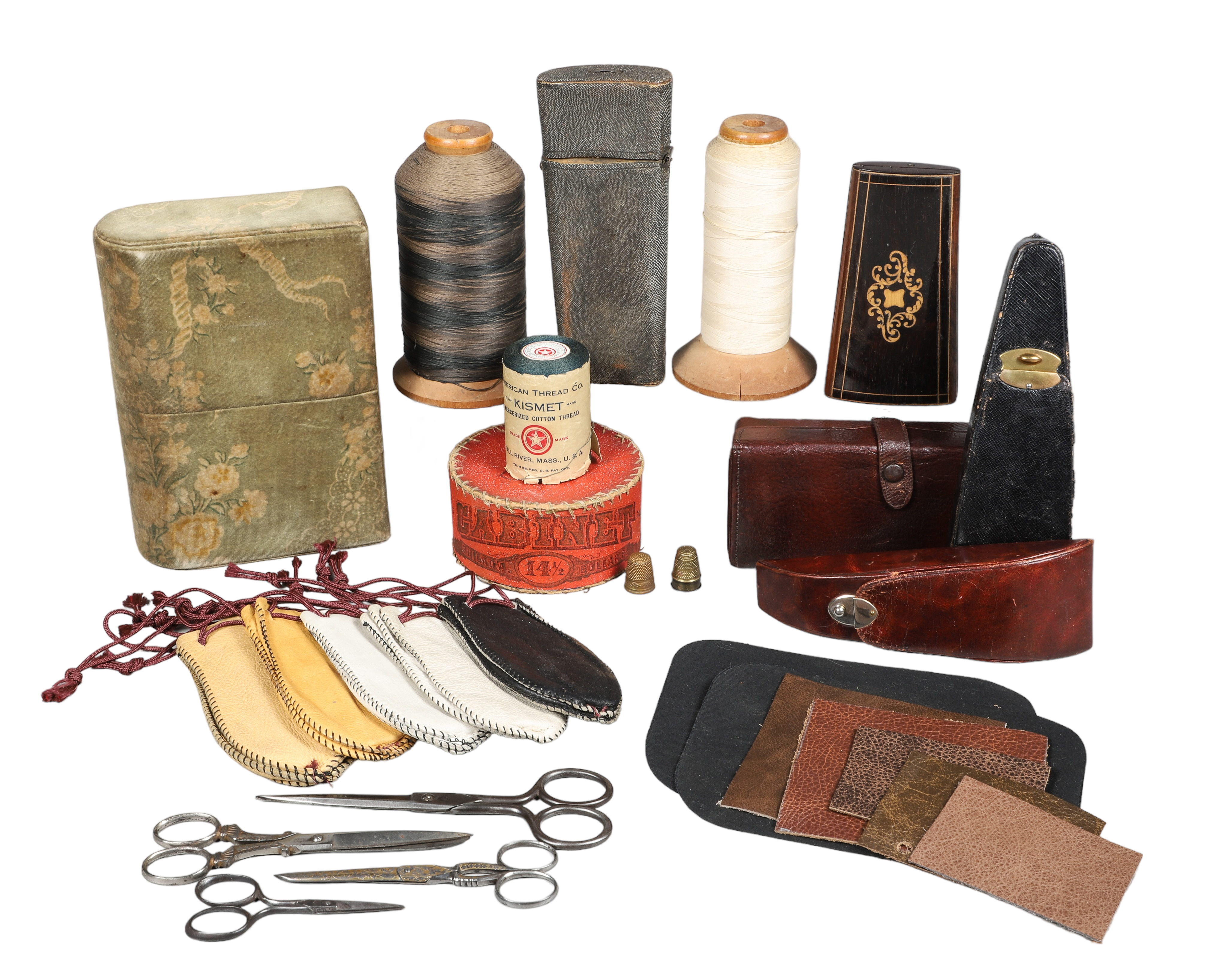 Lot of vintage sewing items,