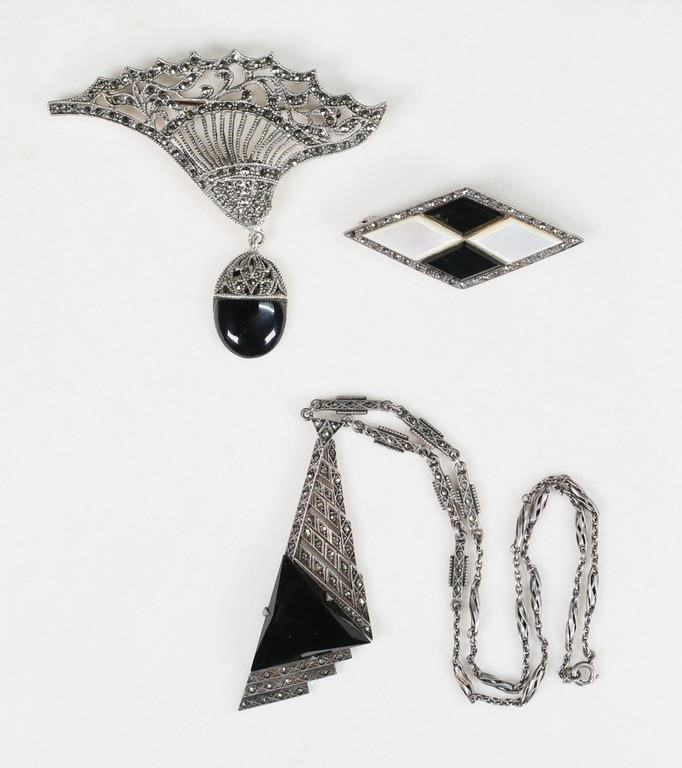 LOT OF VINTAGE STERLING, ONYX &