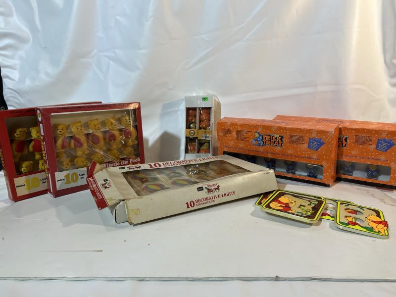 LOT OF WINNIE THE POOH: (5) PLASTIC