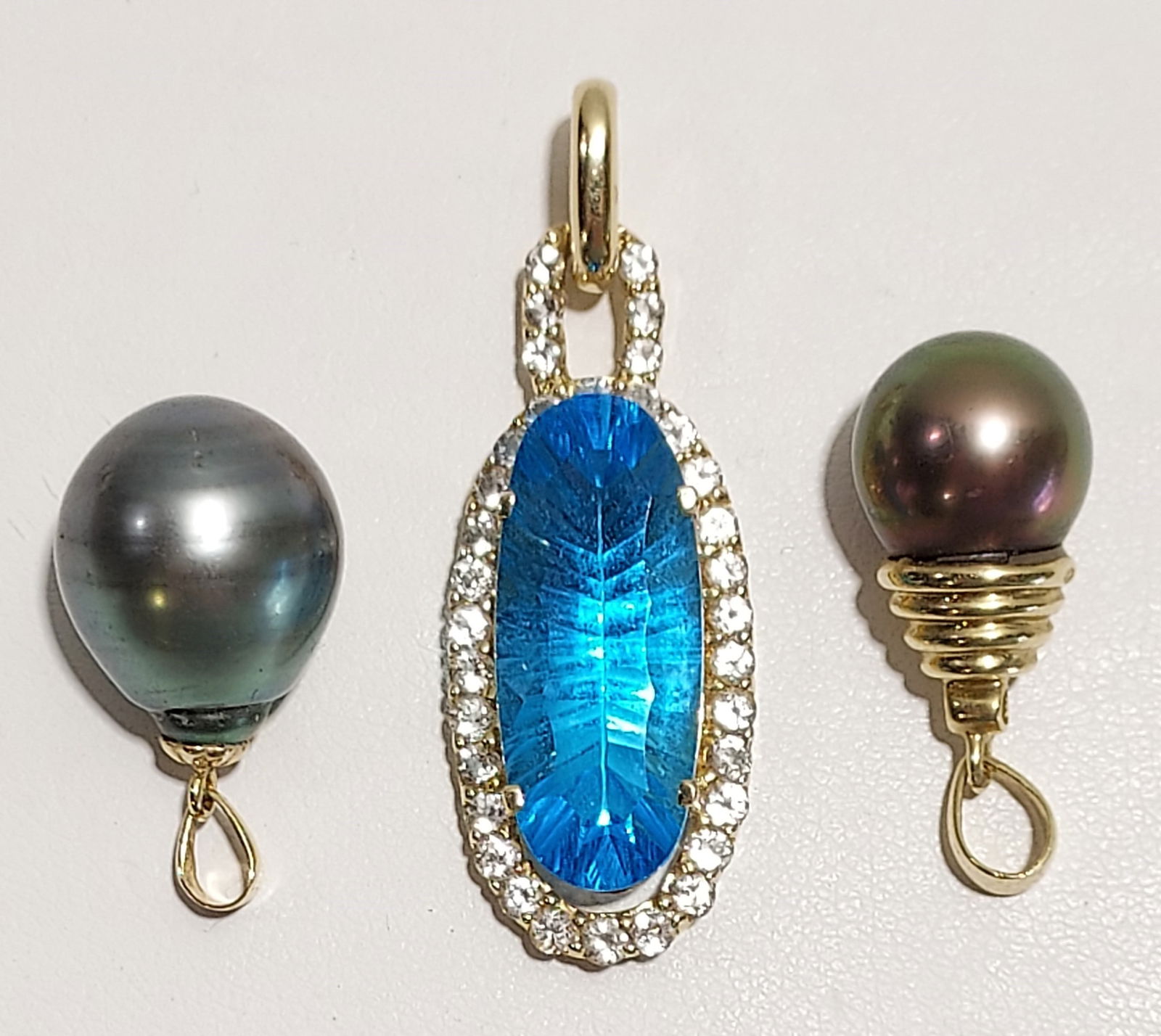 LOT PENDANTS: 14K TOPAZ PENDANT & 2