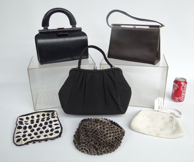 Lot six vintage purses.