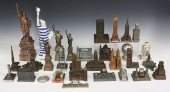 (LOT) SOUVENIR ARCHITECTURAL B