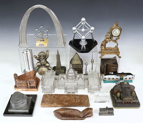 (LOT) SOUVENIR ARCHITECTURAL