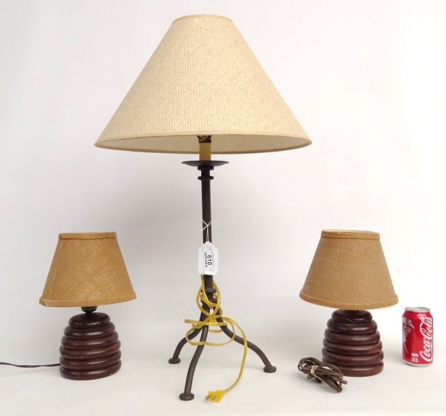 Lot three lamps.