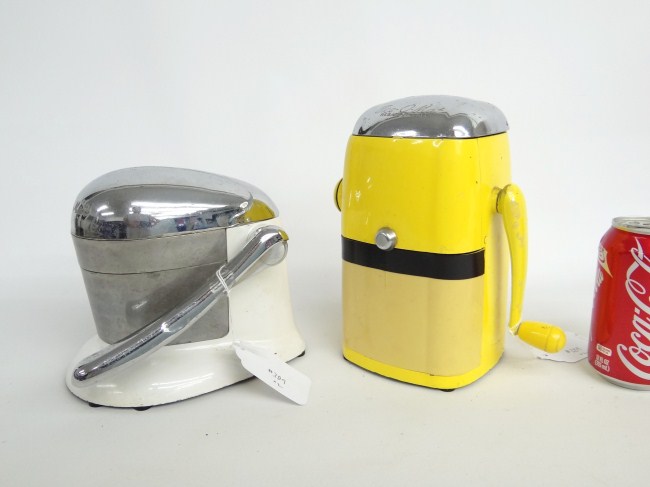 Lot two vintage kitchen items.