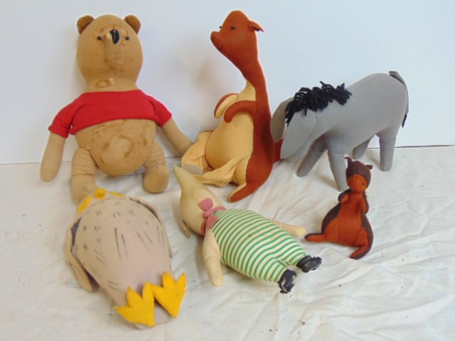 LOT WINNIE THE POOH & FRIENDS
