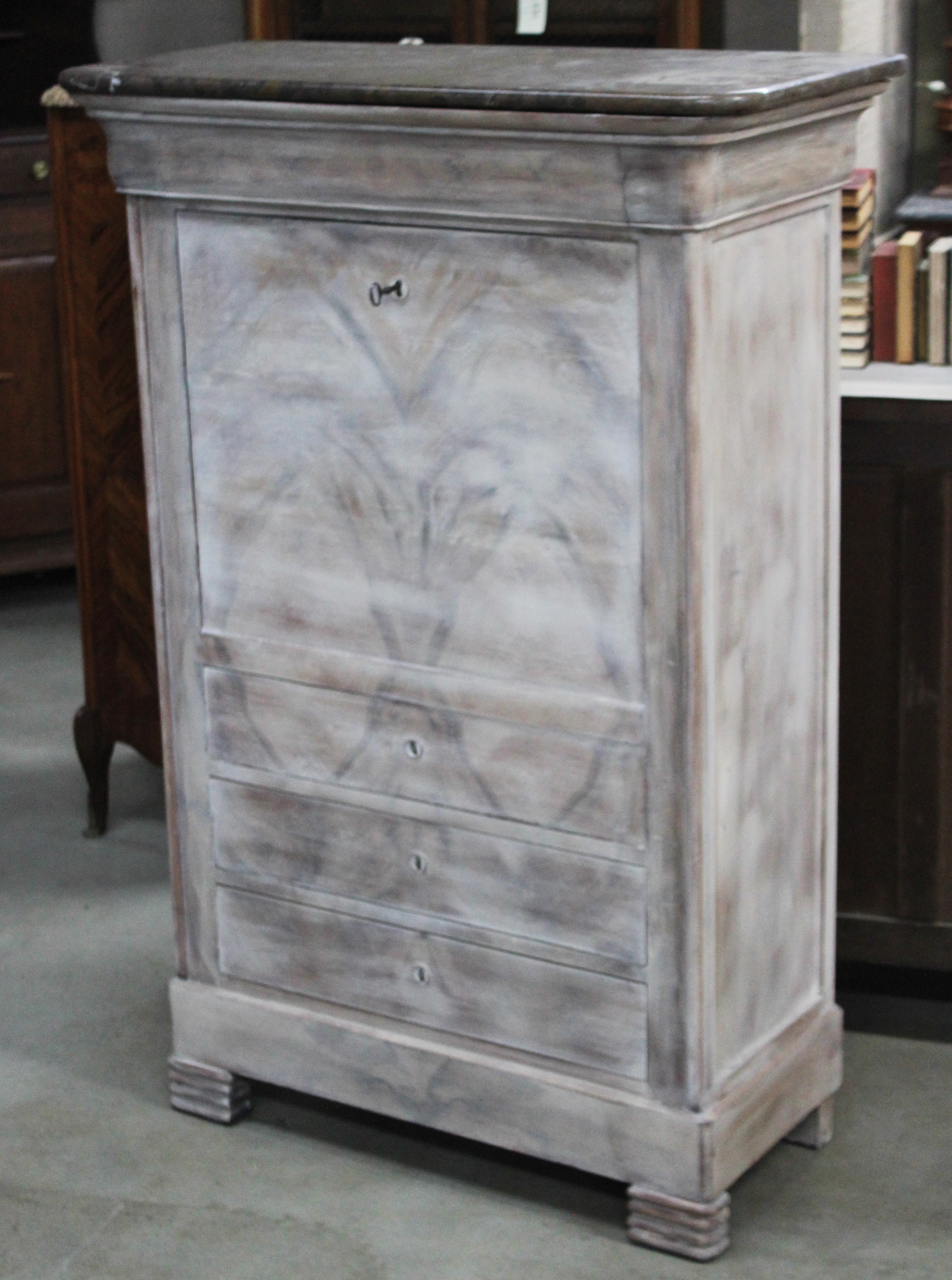 LOUIS PHILIPPE PICKLED WALNUT