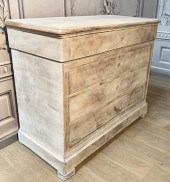 LOUIS PHILIPPE WALNUT COMMODE