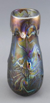 LOUIS-TYPE LAVA VASE FIRST QUA