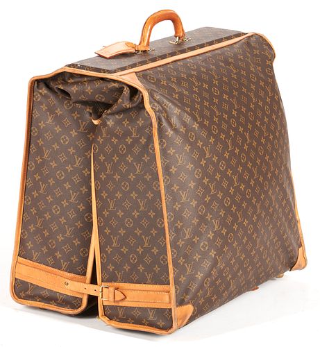 LOUIS VUITTON BI-FOLD/PULLMAN