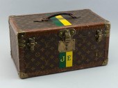 LOUIS VUITTON COSMETIC CASE FR
