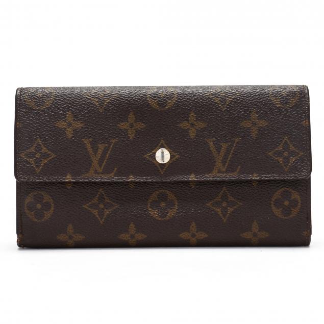 LOUIS VUITTON INTERNATIONAL TRIFOLD