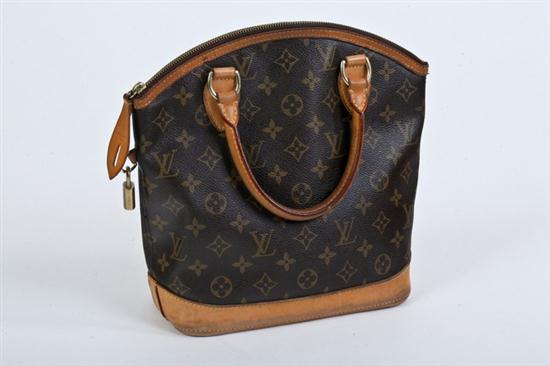 LOUIS VUITTON LEATHER LOCKIT BAG.