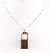 LOUIS VUITTON LOCK 315 NECKLAC