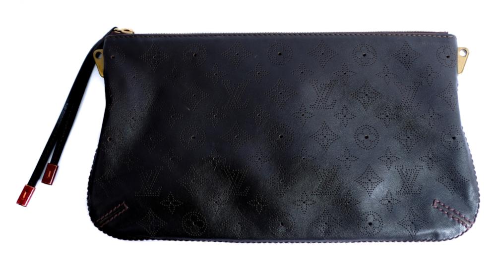 LOUIS VUITTON MAHINA POCHETTE