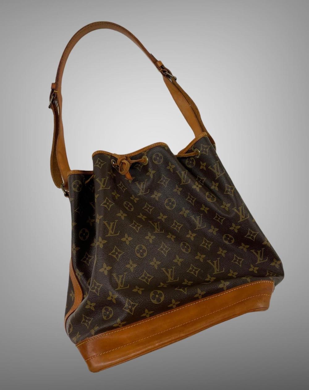LOUIS VUITTON MALLETIER MONOGRAM