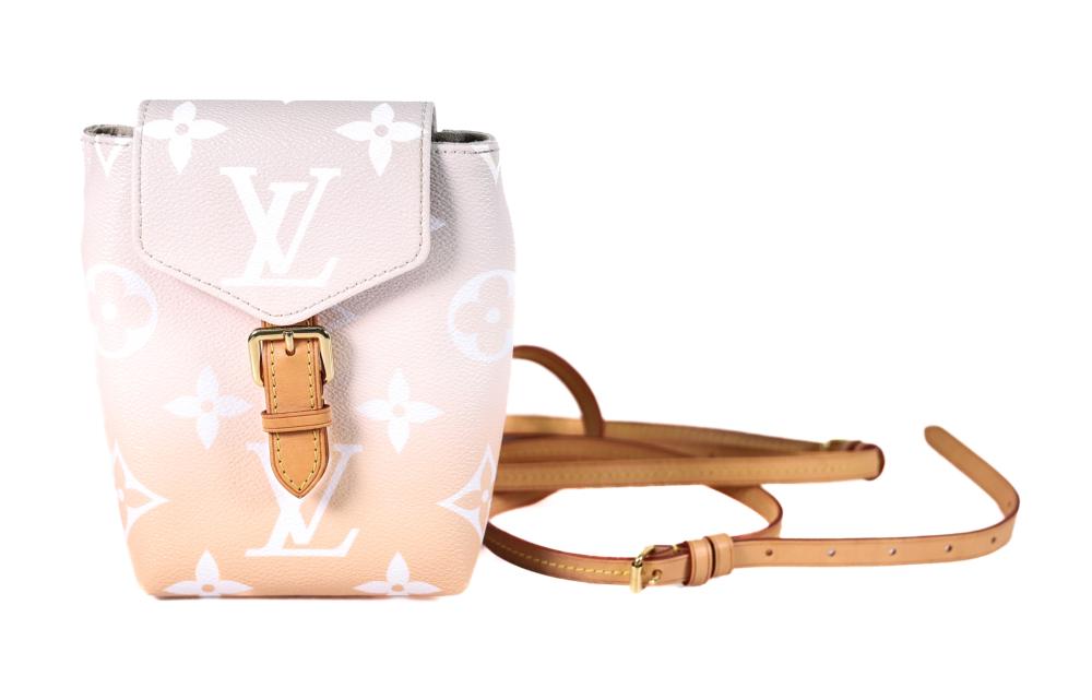 LOUIS VUITTON MONOGRAM GIANT BY THE