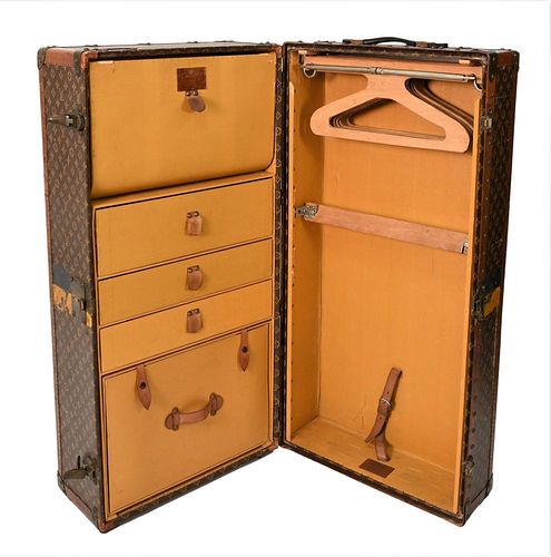 LOUIS VUITTON STEAMER TRUNK, HAVING