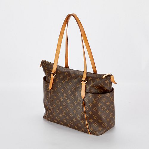LOUIS VUITTON TOTALLY MM TOTE