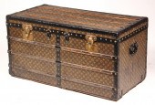 LOUIS VUITTON TRAVEL TRUNK - R