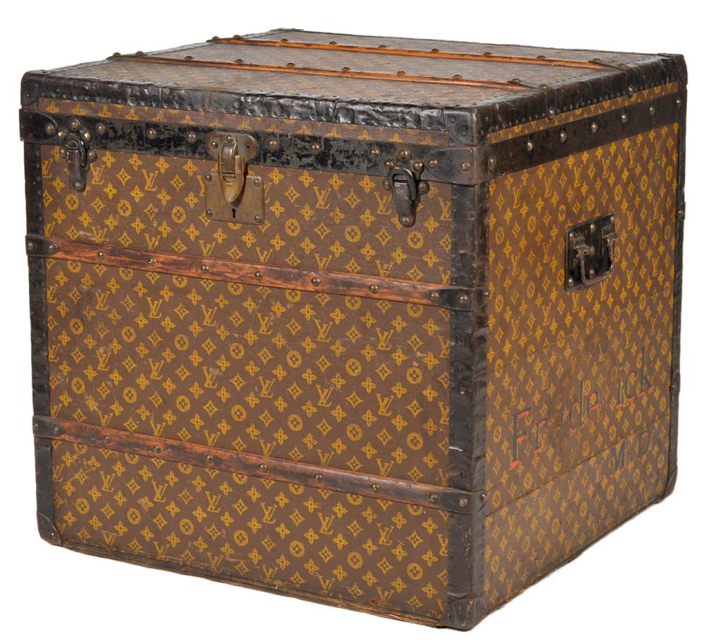 LOUIS VUITTON TRUNK TRADITIONAL