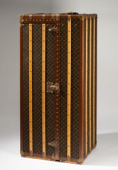 LOUIS VUITTON TRUNKLouis Vuitt
