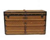 LOUIS VUITTON TRUNKLouis Vuitt